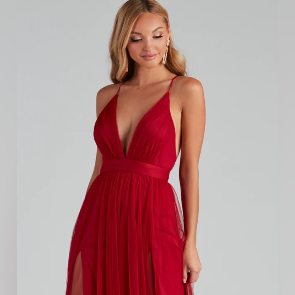 Windsor Elisabeth Pleated Tulle Formal Dress